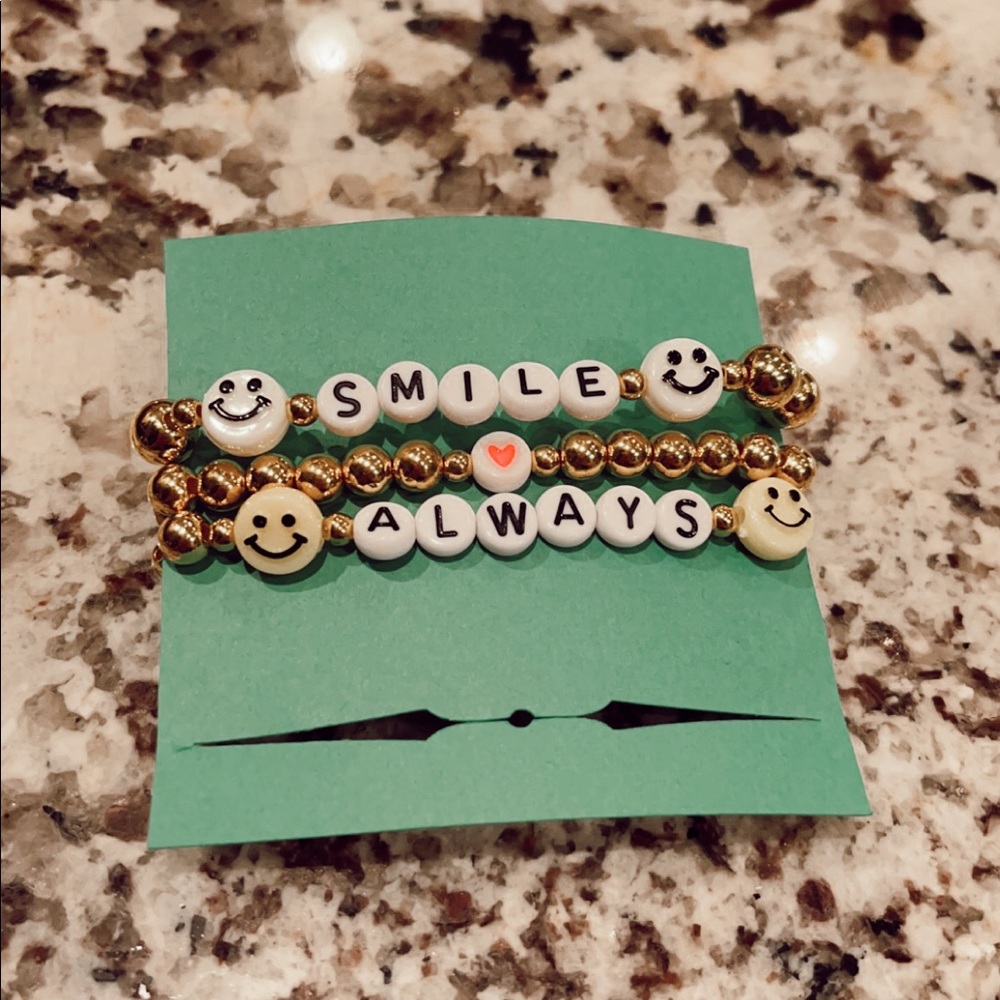 SMILE ALWAYS BRACELETS💞🦩🌺